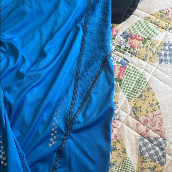 Under Armour Long Sleeve Shirts - Black and Bright Blue NWT xl - Picture 8 of 9